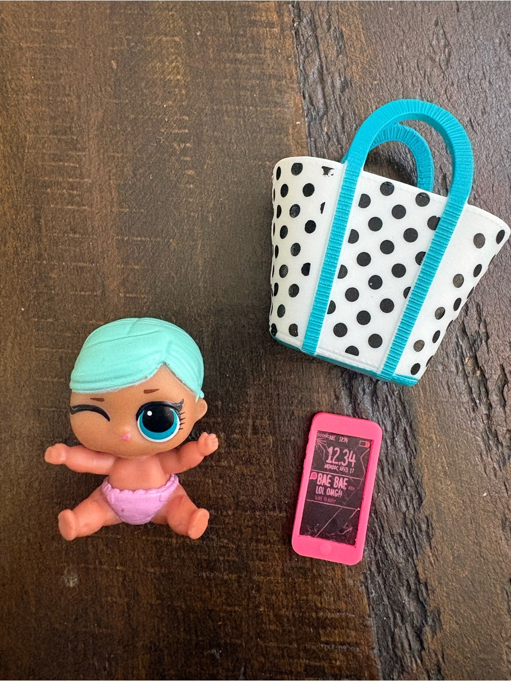 L.O.L. Surprise! Lil Sisters Lot of 13 Dolls & Accessories